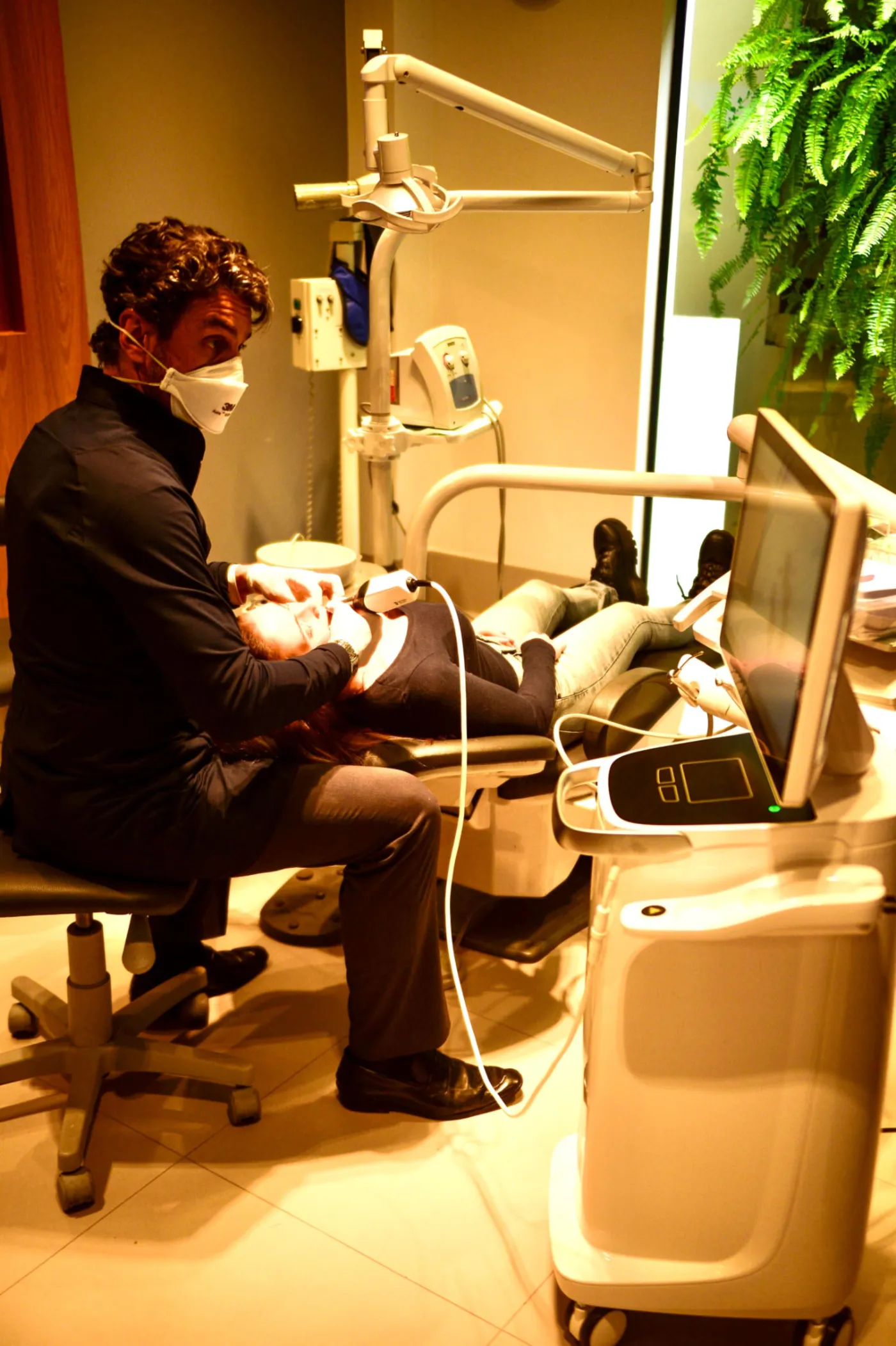 Atendimento odontológico em consultório equipado da Ortolife